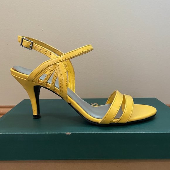 Yellow Heels - Picture 3 of 4